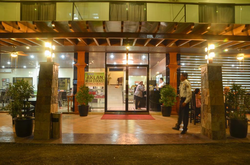קאליבו The Premiere Business Hotel מראה חיצוני תמונה