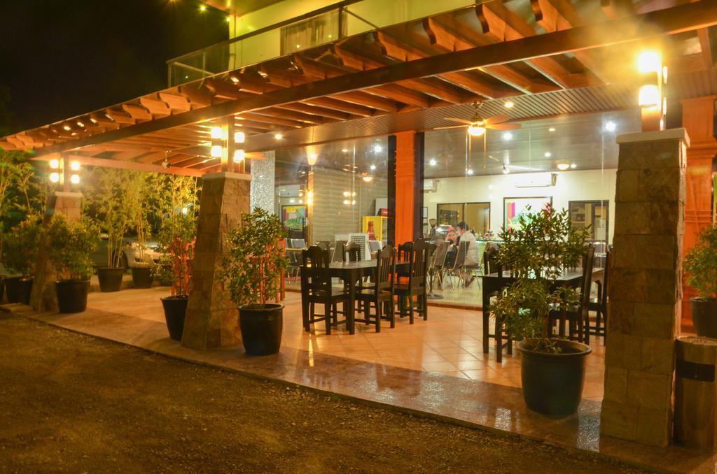 קאליבו The Premiere Business Hotel מראה חיצוני תמונה