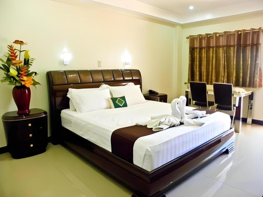 קאליבו The Premiere Business Hotel מראה חיצוני תמונה
