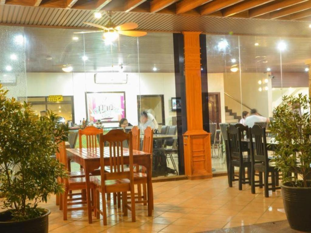 קאליבו The Premiere Business Hotel מראה חיצוני תמונה