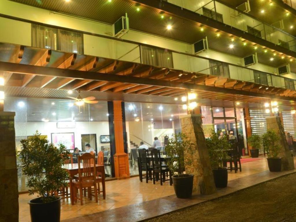 קאליבו The Premiere Business Hotel מראה חיצוני תמונה