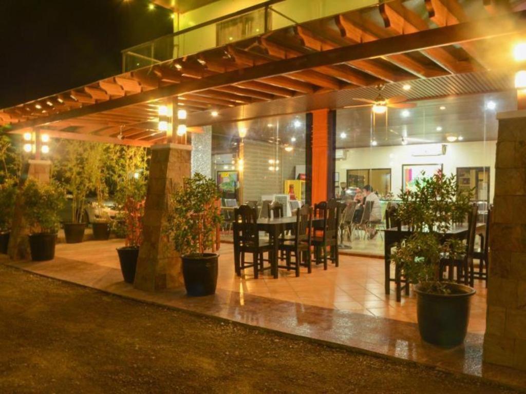 קאליבו The Premiere Business Hotel מראה חיצוני תמונה