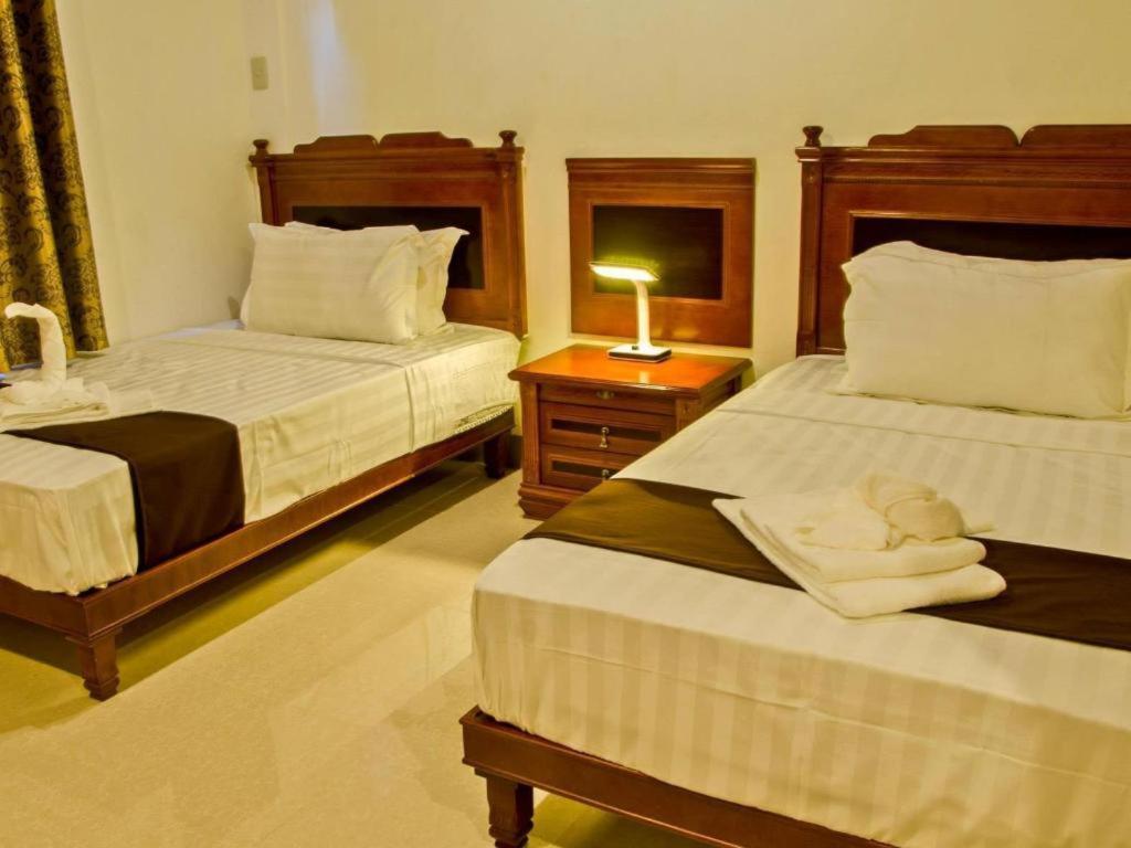 קאליבו The Premiere Business Hotel מראה חיצוני תמונה